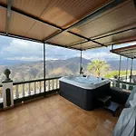 Villa Luxury -jacuzzi, Heated Pool, Stunning Views *