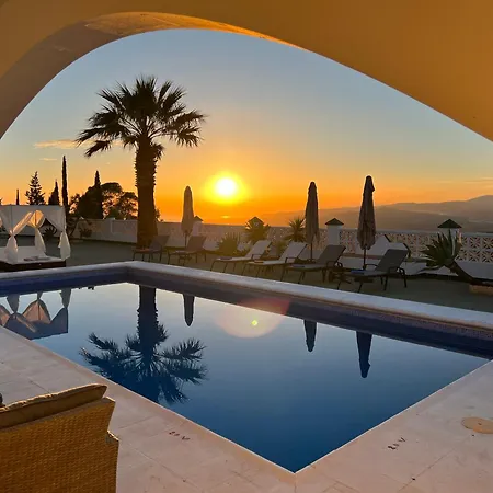 Villa Luxury -jacuzzi, Heated Pool, Stunning Views