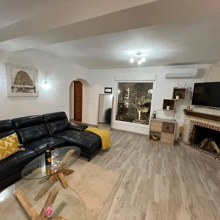 Villa Luxury -jacuzzi, Heated Pool, Stunning Views *